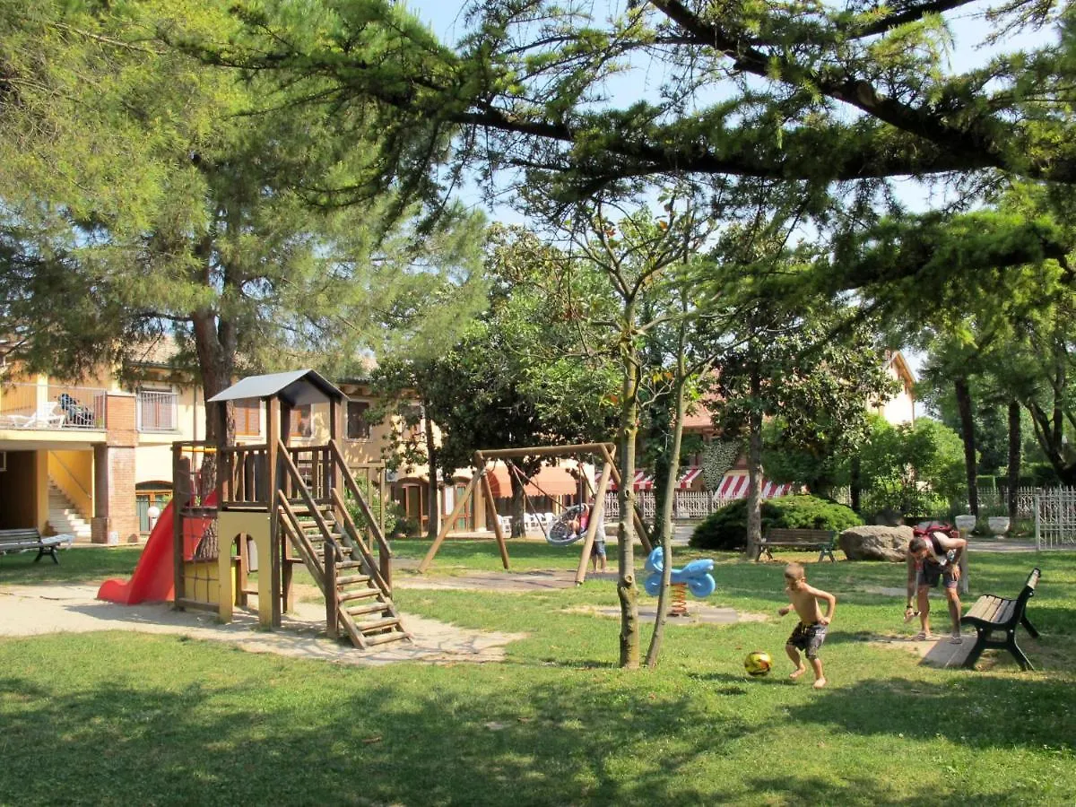Holiday Home Bella Italia-3 By Interhome Peschiera del Garda 0*,  Italia